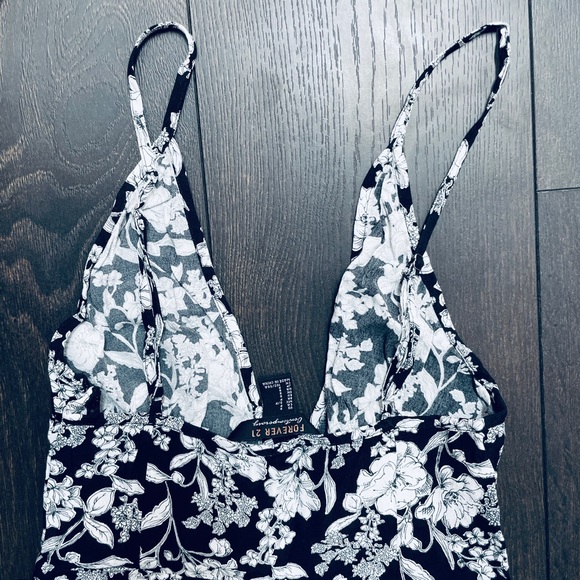 Forever 21 Printed Casual Black and White Jumpsuit - Picture 5 of 8